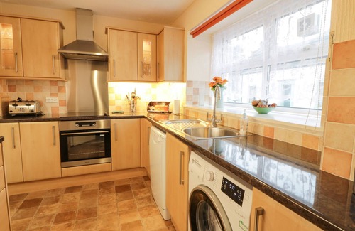 Newton Stewart Cottage | BARLEY COTTAGE, pet friendly in Newton Stewart