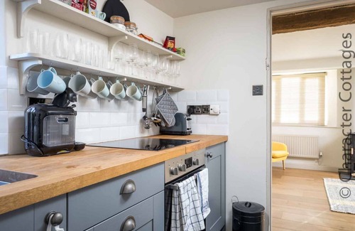 Chipping Campden House | BARN END COTTAGE, pet friendly, with open fire in Chipping Campden
