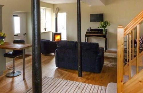 Pooley Bridge Cottage | BARN END, with open fire in Pooley Bridge