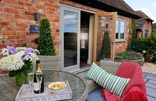 Quedgeley Cottage | Barn in Warwickshire near Cotswolds