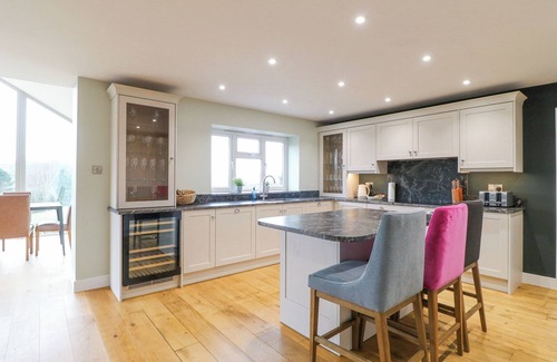 Tansley Cottage | BARNCROFT, pet friendly, luxury holiday cottage in Matlock