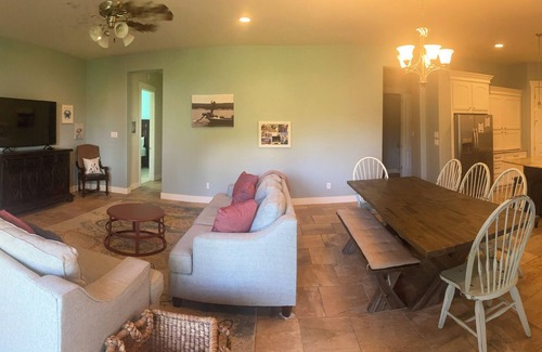 Port O Connor House | Barndo by the Bay 6 seater Golf Cart included with rental❤️