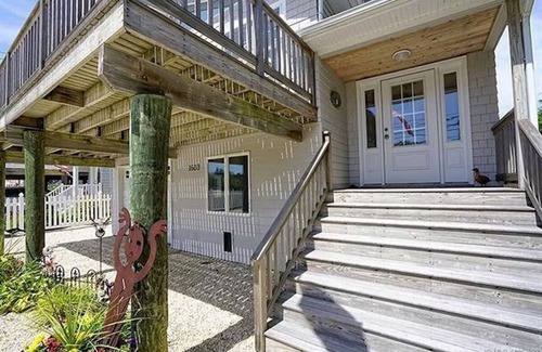 Point Pleasant - Toms River House | Barnegat Light Beauty, Steps from the Beach, Gracious & Comfortable Family Space