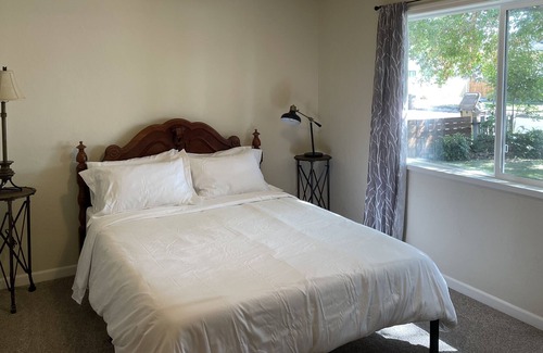 Prineville House | Barnes Butte Bungalow (6 people)