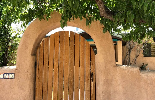 Abiquiu House | Barranca Plaza Casita - Village life in its old days Best
