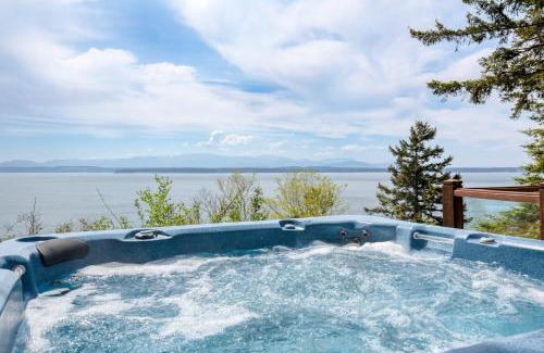 Greenbank House | Barranco by AvantStay Stairway to Beach Views