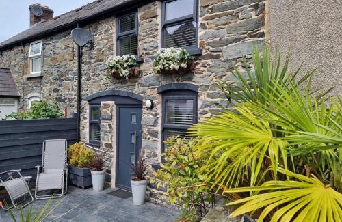 Llanfair Talhaiarn House | Barrog Cottage