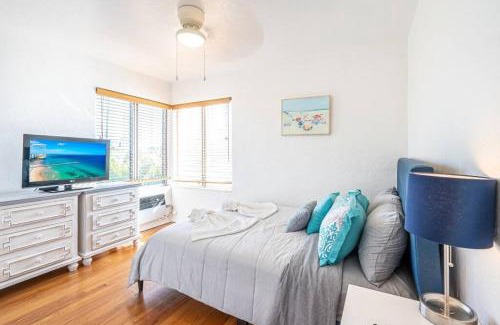 Lauderdale-by-the-Sea Apartment | Barrys by the Sea Steps to the Ocean
