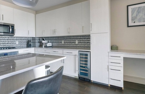 Memorial Apartment | Barsala at The Hayworth l 2BD Fully-furnished Apartment w/Fast Wi-Fi
