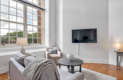 Sans Souci Apartment | Barsala l Chic 3BD Retreat: Historic Mill Comfort