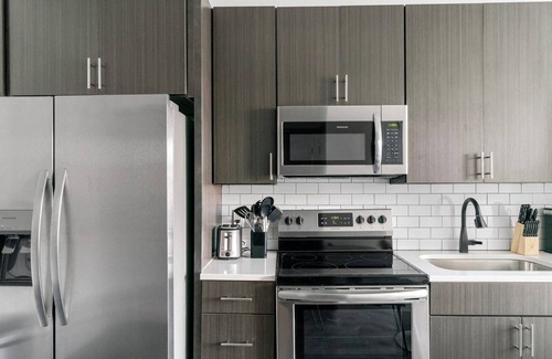 Richmond Apartment | Barsala l Premier Studio, Pool with expansive sun deck!