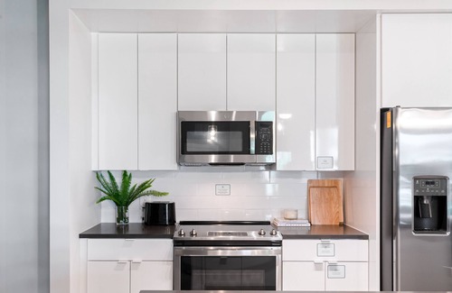 Port Tampa City Apartment | Barsala l Spacious 2BD, Heated Pool & Fitness