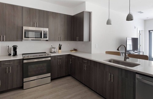 Crestwood South Apartment | Barsala l Spacious 2BD Crestline Retreat, Pool & Cabanas
