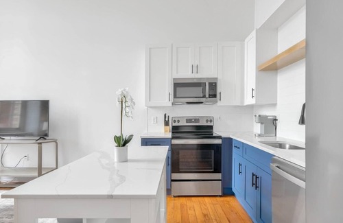 Sans Souci Apartment | Barsala l Stylish 1BD Mill Apartment with Scenic Views