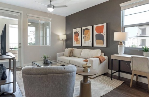 Huntsville Apartment | Barsala l tElevated Comfort: Sleek 1BD with City Views