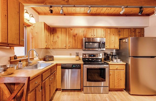Bartlett House | Bartlett Vacation Rental w/Wraparound Deck!