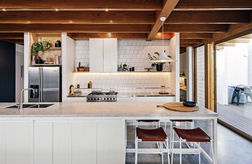 Barwon Heads House | Barwon heads architect designed beach house heated pool, great location sleeps 8