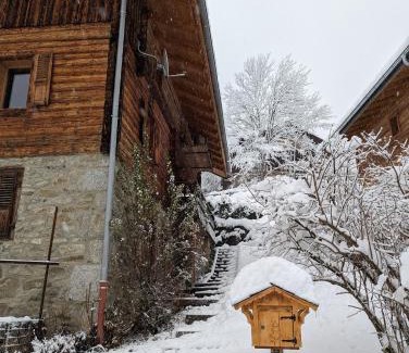 Saint-Jean-de-Sixt Apartment | Bas de chalet au coeur des Aravis, entre lac et montagne