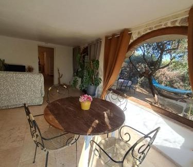 Lorgues Apartment | Bas de villa au chant des cigales