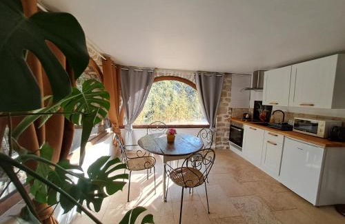 Lorgues Apartment | Bas de villa au chant des cigales