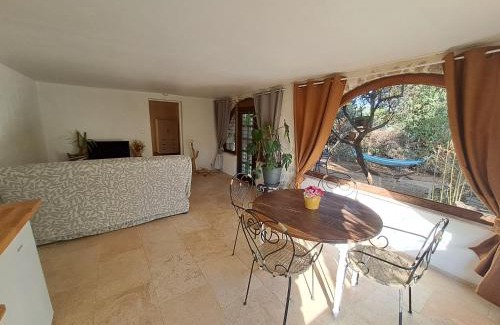 Lorgues Apartment | Bas de villa au chant des cigales