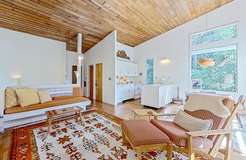 Jackson House | Base Camp 32