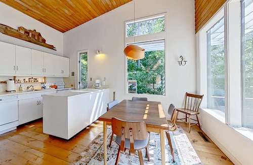 Jackson House | Base Camp 32