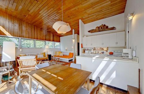 Jackson House | Base Camp 32