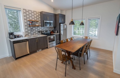 Revelstoke Hotel | Basecamp Resorts Revelstoke I Three Bedroom Suite