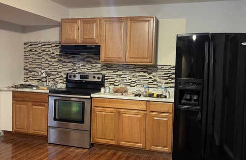 Dale City Apartment | Basement Apartment. Master suite , 3 beds two full baths. Kitchen, washer/dryer