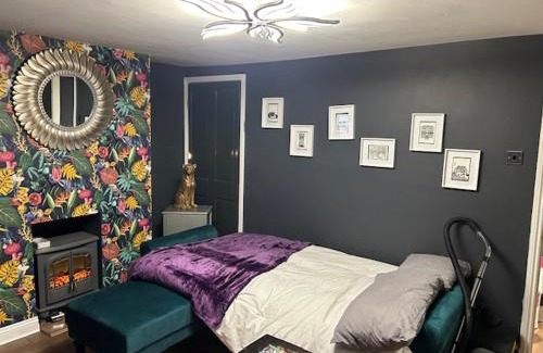 Brighton City Centre Apartment | Basement Flat, Regency Square