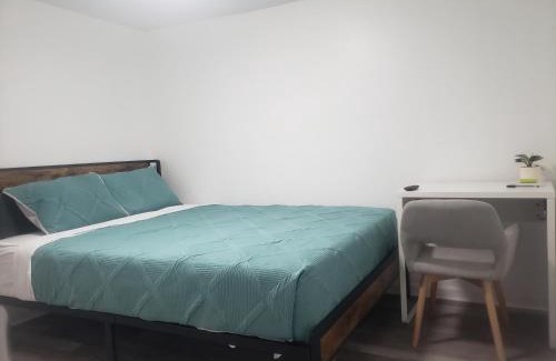 Collingdale Apartment | Basement Retreat BY THE AIRPORT
