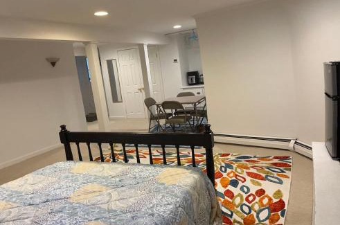 Lexington House | basement Two queen beds with private bathroom in Lexington
