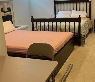Lexington House | basement Two queen beds with private bathroom in Lexington