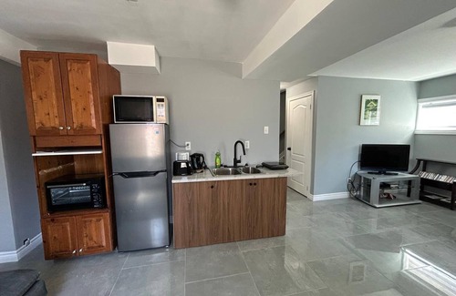Wasaga Beach Cottage | Basia Chalet by the beach.