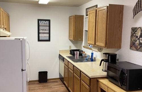 Moses Lake Apartment | Basics 90’s Condo 900 Moses Lake Downtown