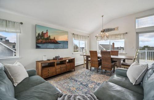 Newburyport House | Basin Breeze Cottage AC Decks Water Views