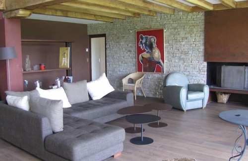 Arcangues House | Basque family home, south facing view Pyrenees 180 °
