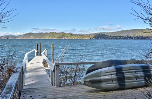 Clear Lake House | Bass Alley Bungalow Experience Wc Lodging