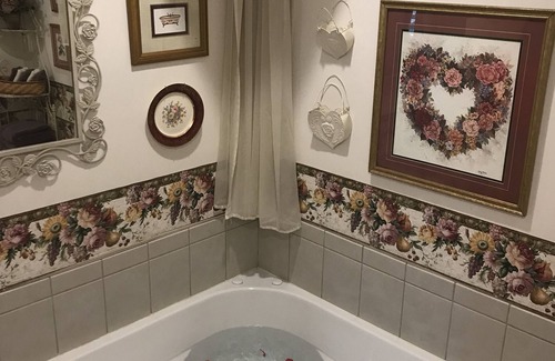 Lake Ozark Bed & Breakfast | Bass and Baskets B&B