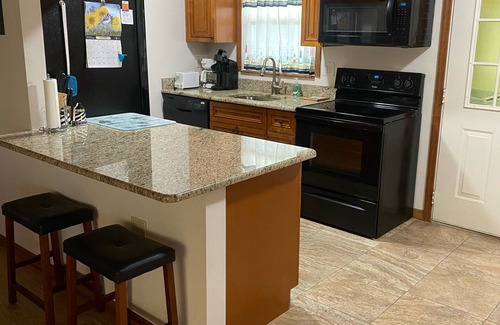 Inverness House | BASS HAVEN 3/1 Lake home. Beautiful Lakefront View. Fish right in the back yard