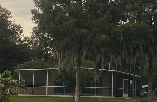 Inverness House | BASS HAVEN 3/1 Lake home. Beautiful Lakefront View. Fish right in the back yard