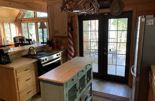 Wishon Cabin | Bass Lake Cabin with Lake View and boat slip