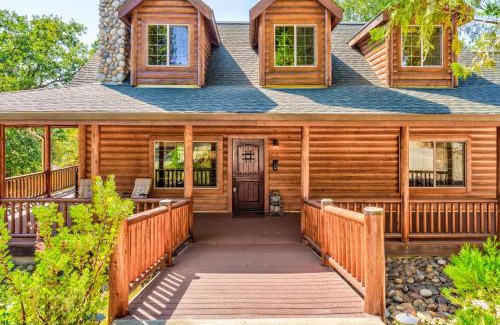 Oakhurst House | Bass Lake Log Home - Dog Friendly