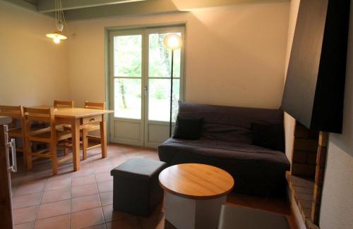 Meuzac House | Basse roche