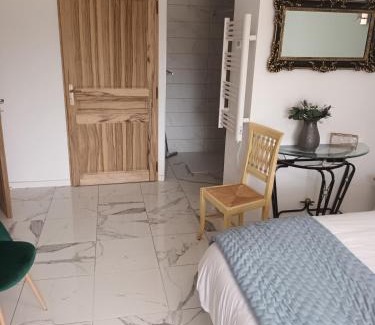 Salon-de-Provence Bed & Breakfast | BASTIDE DES MARTELIERES
