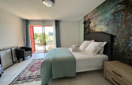 Salon-de-Provence Bed & Breakfast | BASTIDE DES MARTELIERES