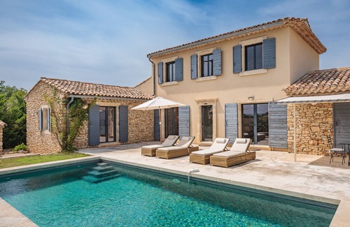 Croagnes House | Bastide-style property with pool and grape vines