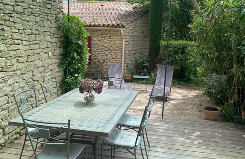 Gordes House | Bastidon in Gordes with swimming pool and terrace