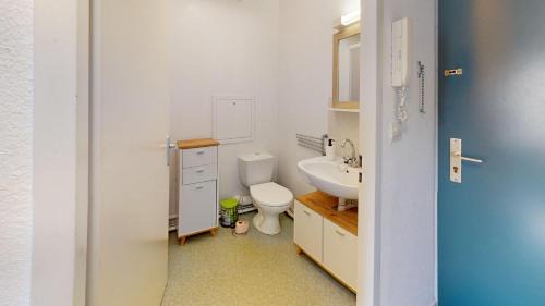 Anatole France Danton Apartment | Bastion - Studio center with elevator